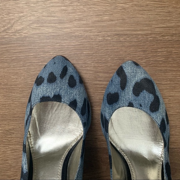 Dolce & Gabbana Leopard Print Pumps - Picture 8 of 12